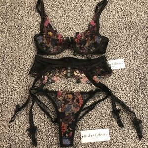 For love and lemons Luella underwire bra, garter belt and thong panty size S